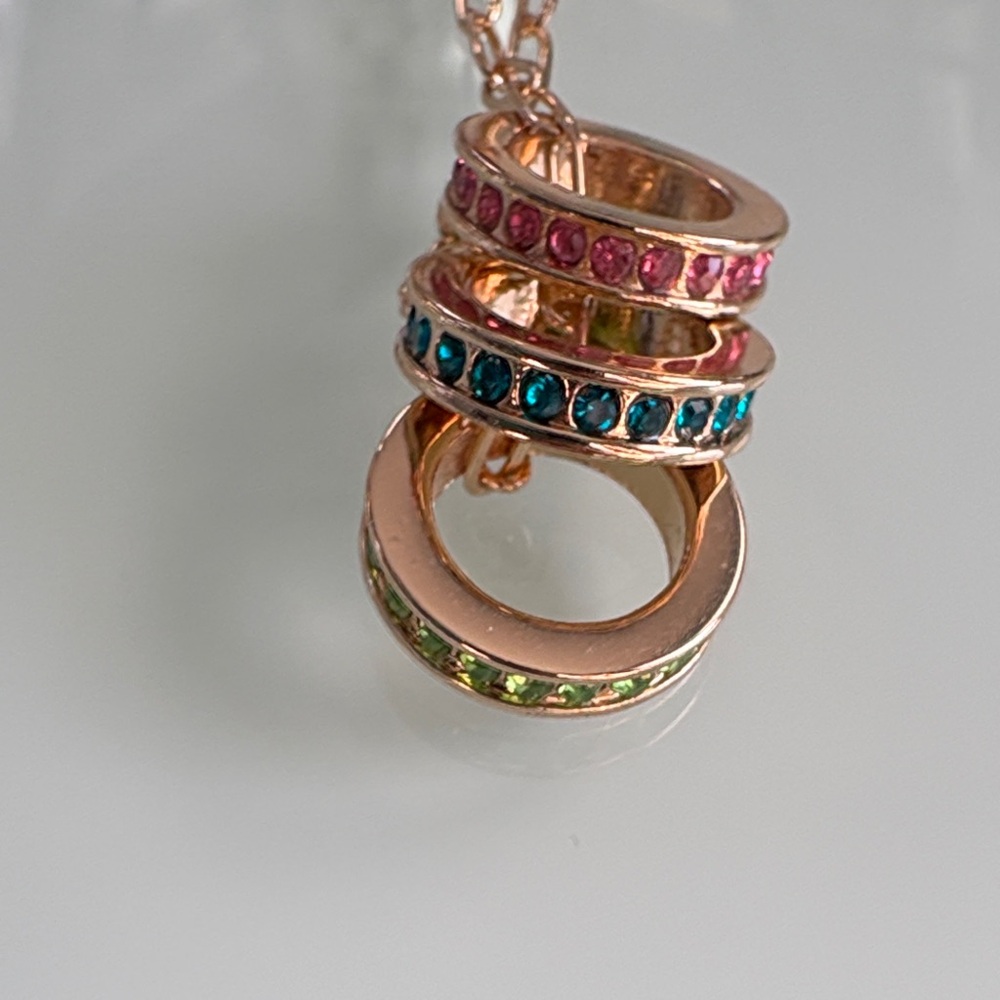 Elegant Gold Necklace - Picture 2 of 3
